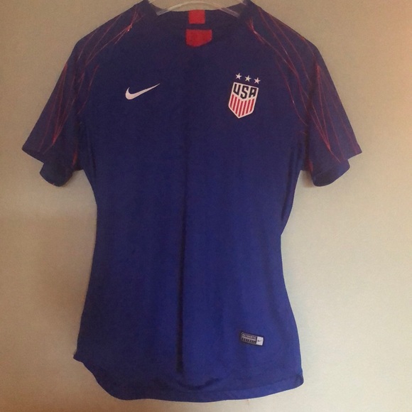 Nike Tops - Women’s USA soccer shirt